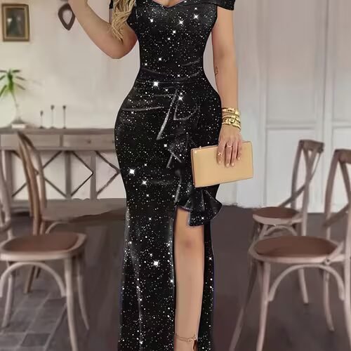 Vestido de Festa Ombros de Fora com Lantejoulas