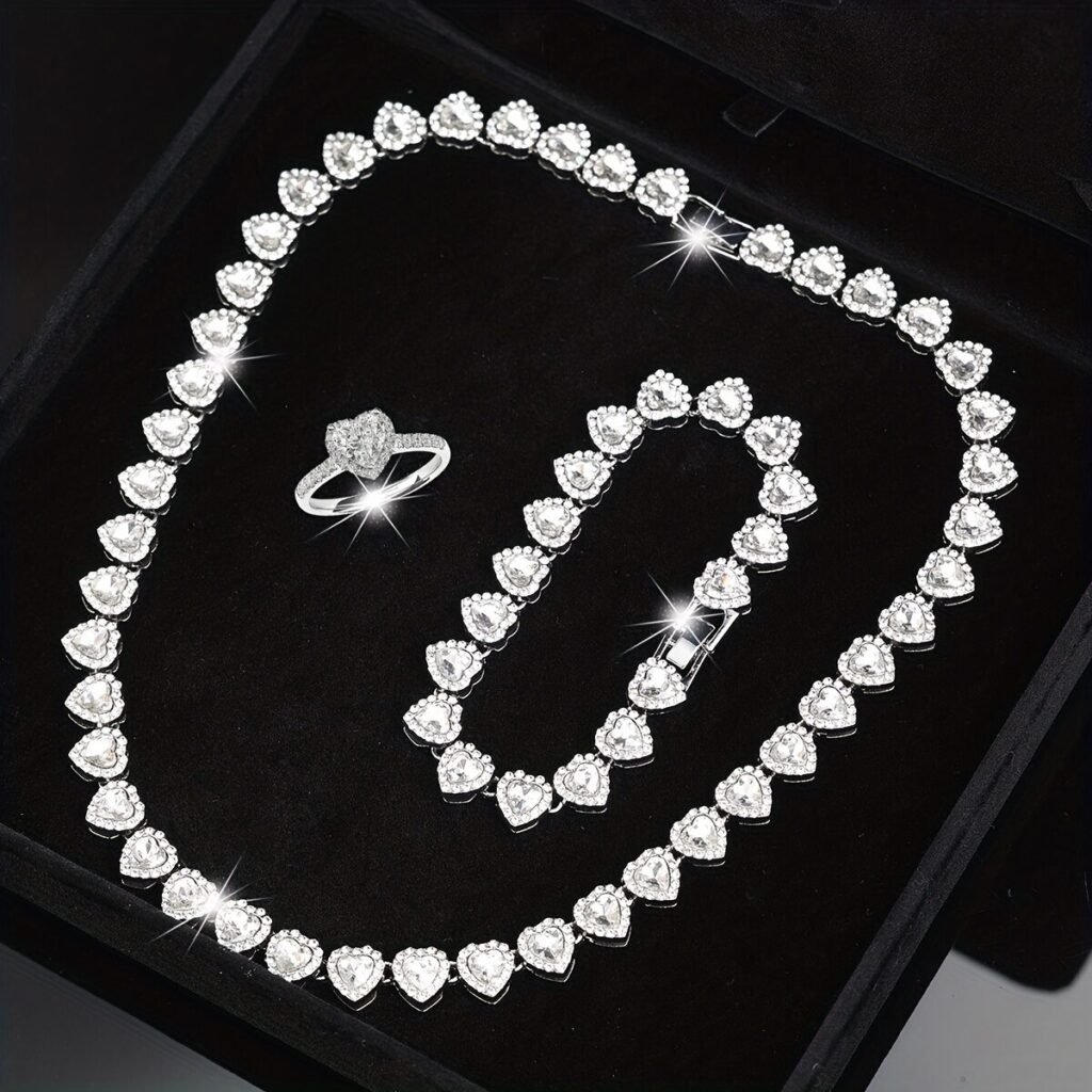 Conjunto CVNANA de 3 Peças com Colar, Pulseira e Anel de Coração